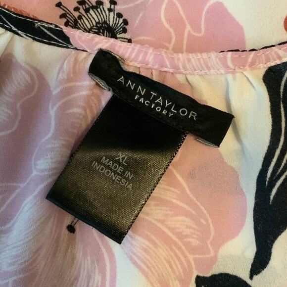Ann Taylor Floral Ruched Tank Top Cream Pink XL - Picture 4 of 5